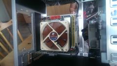 Mainboard tray with Noctua Fan in Pull configuration