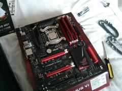 CPU, RAM and heatsink mounting kit installed