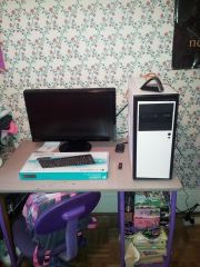 sisters computer with old white case