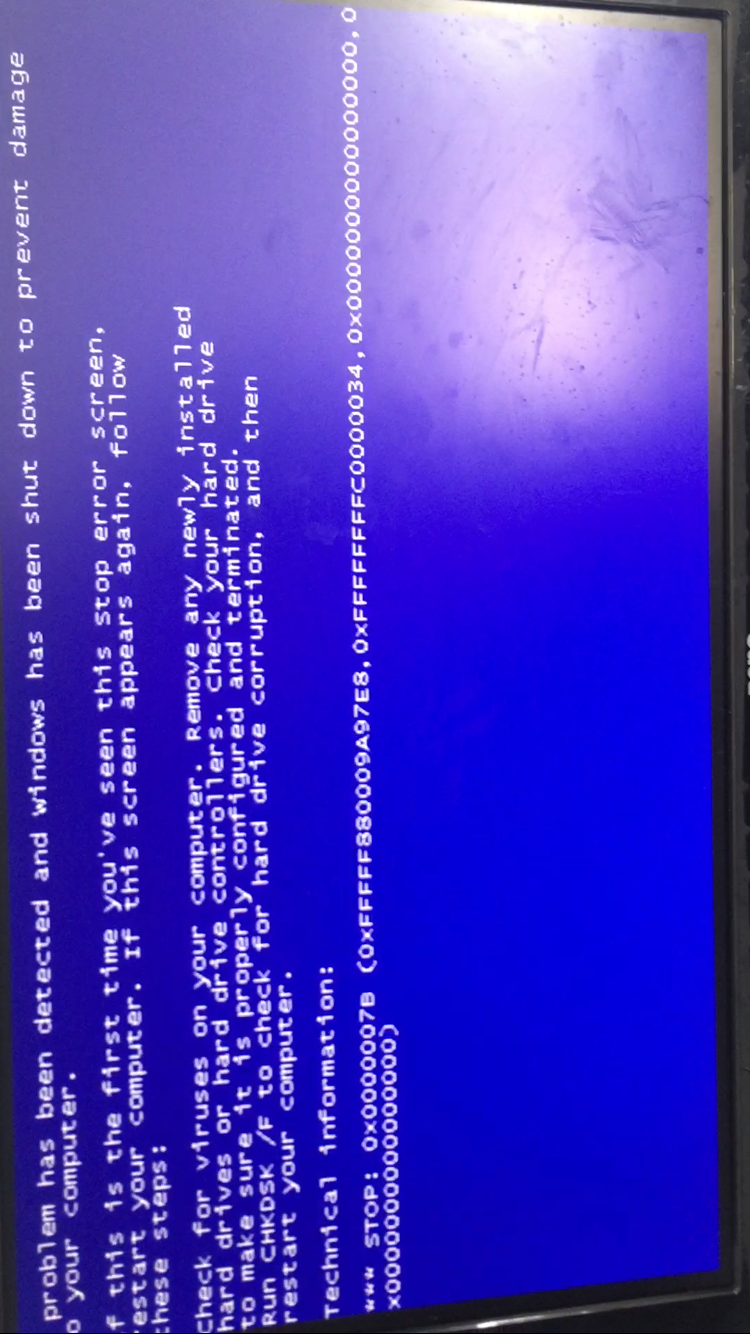 Ошибка ноутбука синий экран. Синий экран. Синий экран смерти. Синий экран при включении. Синий экран при запуске компьютера.
