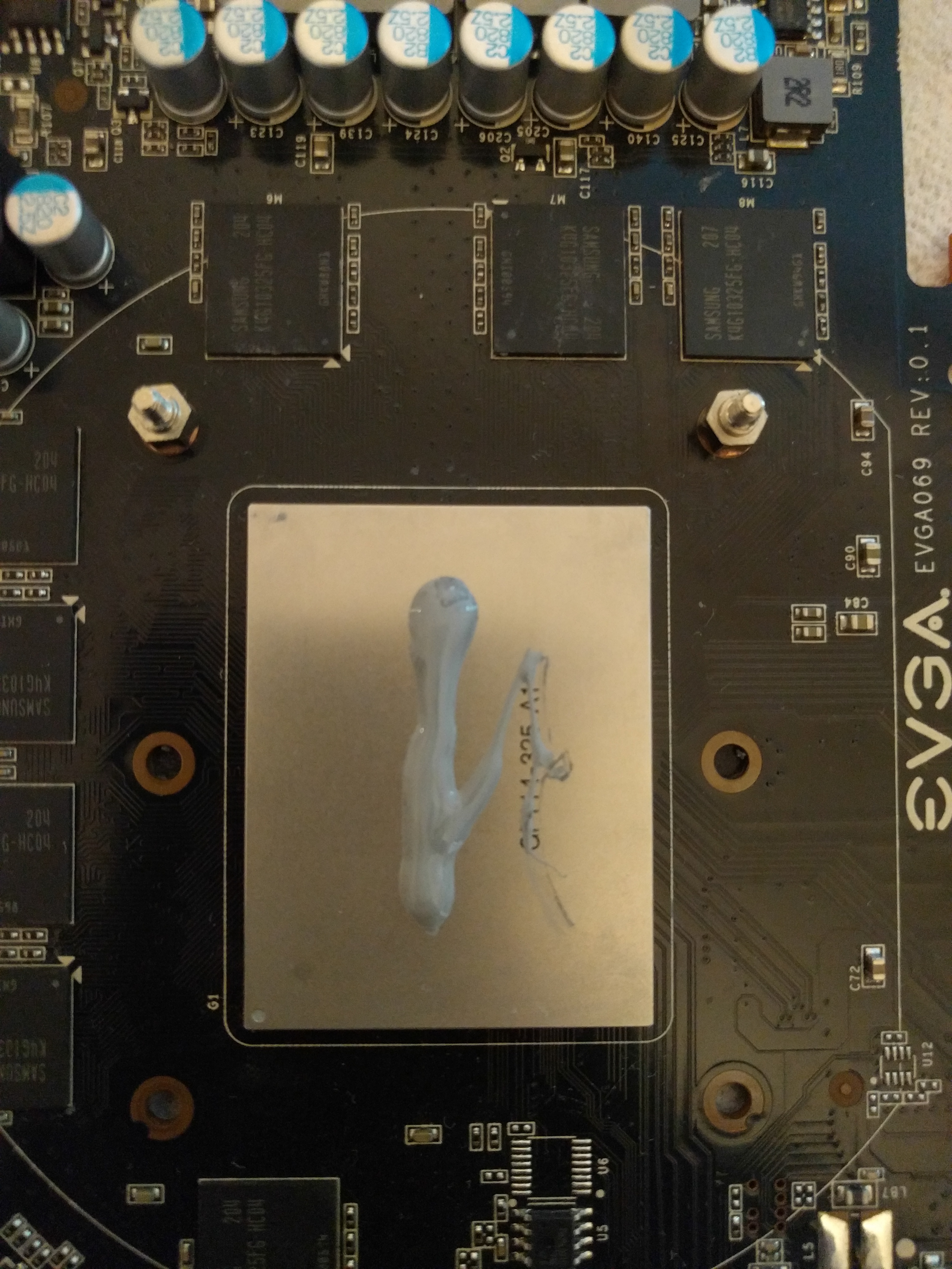 chauffør Grundlægger gå Quick Question: How much thermal paste on gpu? - Graphics Cards - Linus  Tech Tips