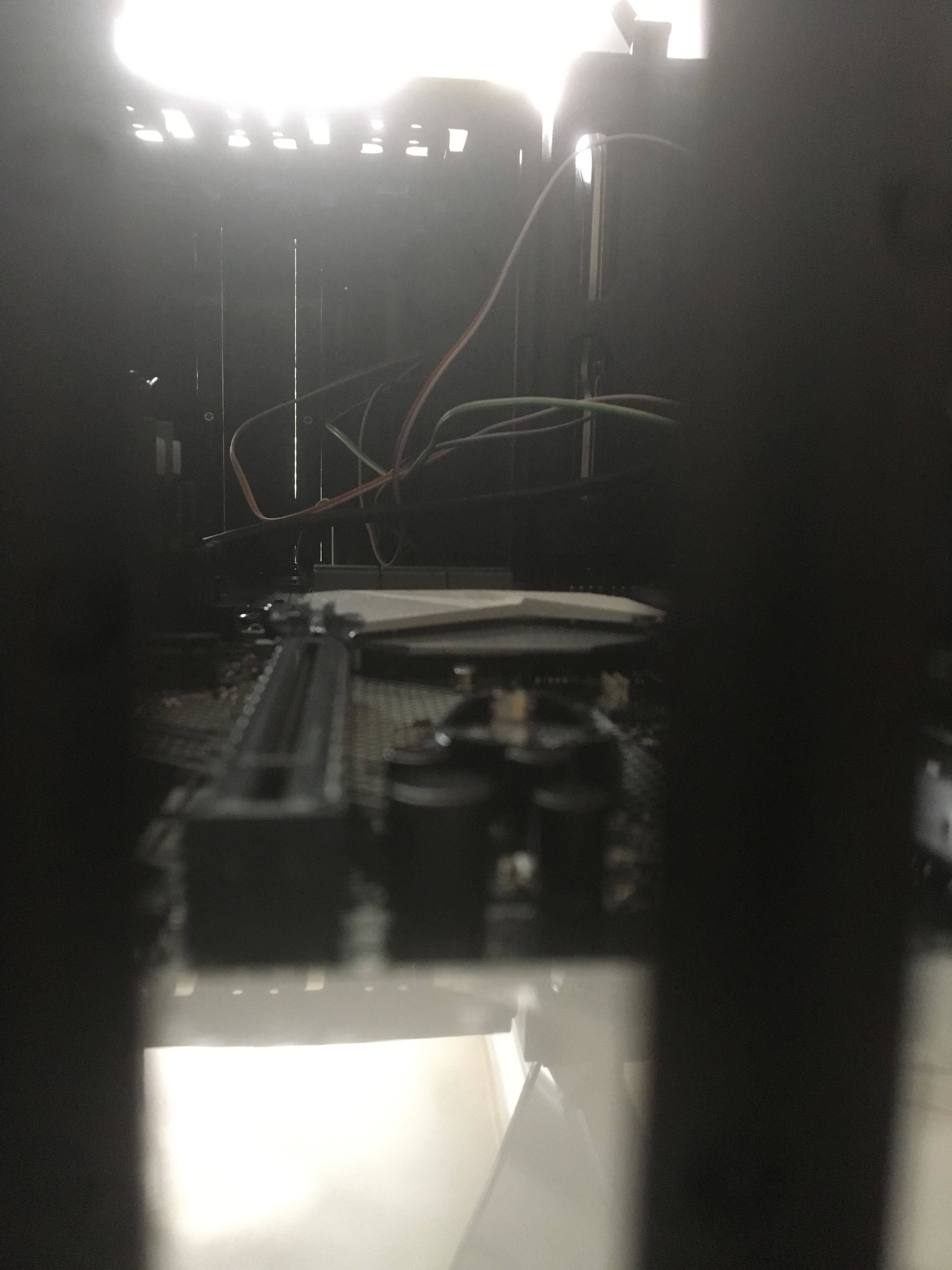 GPU can't be inserted, sata blocking it Troubleshooting Linus Tech Tips