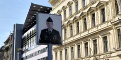 US army General who was in charge for the US side of check point Charlie.