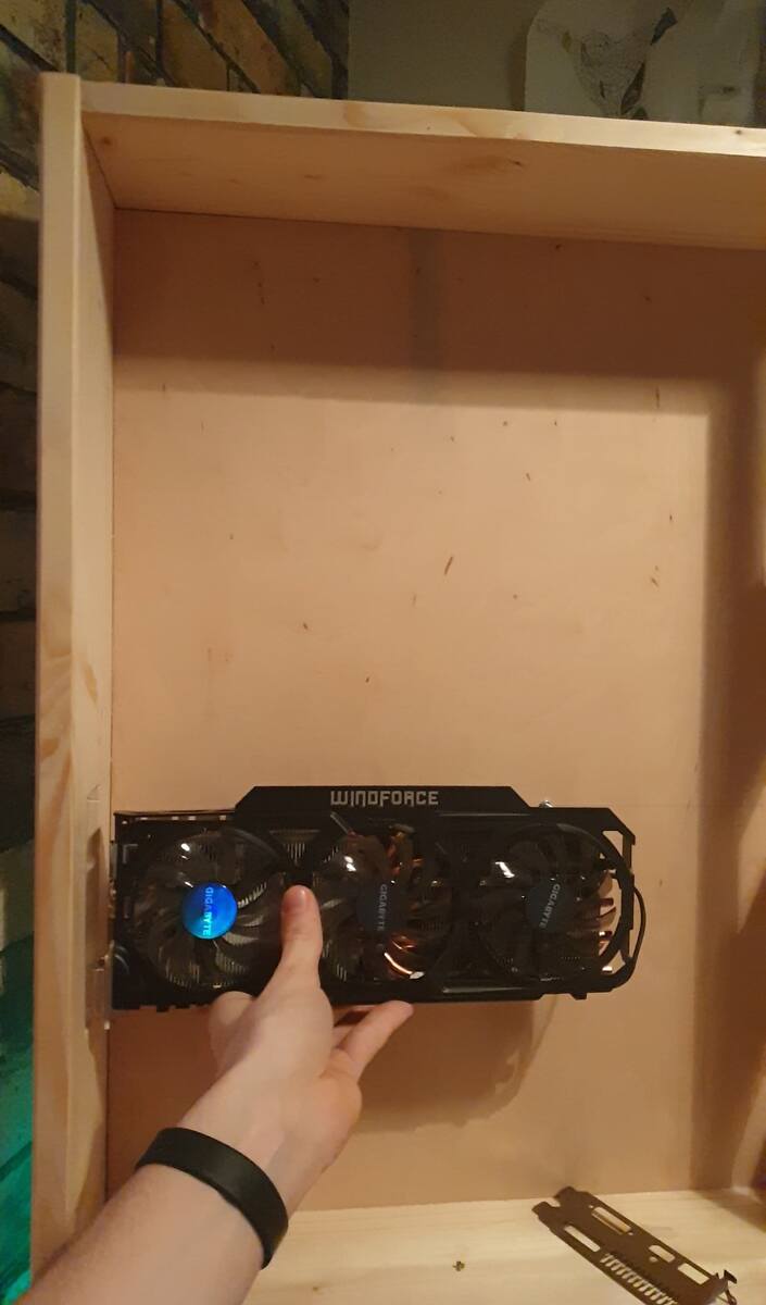 Wall mounted PC out of wood (unfinished)
