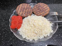 I had 2 Meatless plant based Burgers and rice for Dinner on the 25.12.2020.