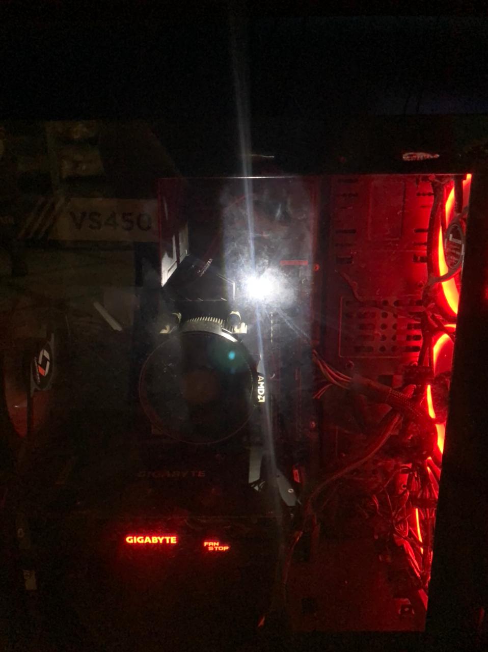 White Light on in motherboard. - Troubleshooting - Linus Tech Tips