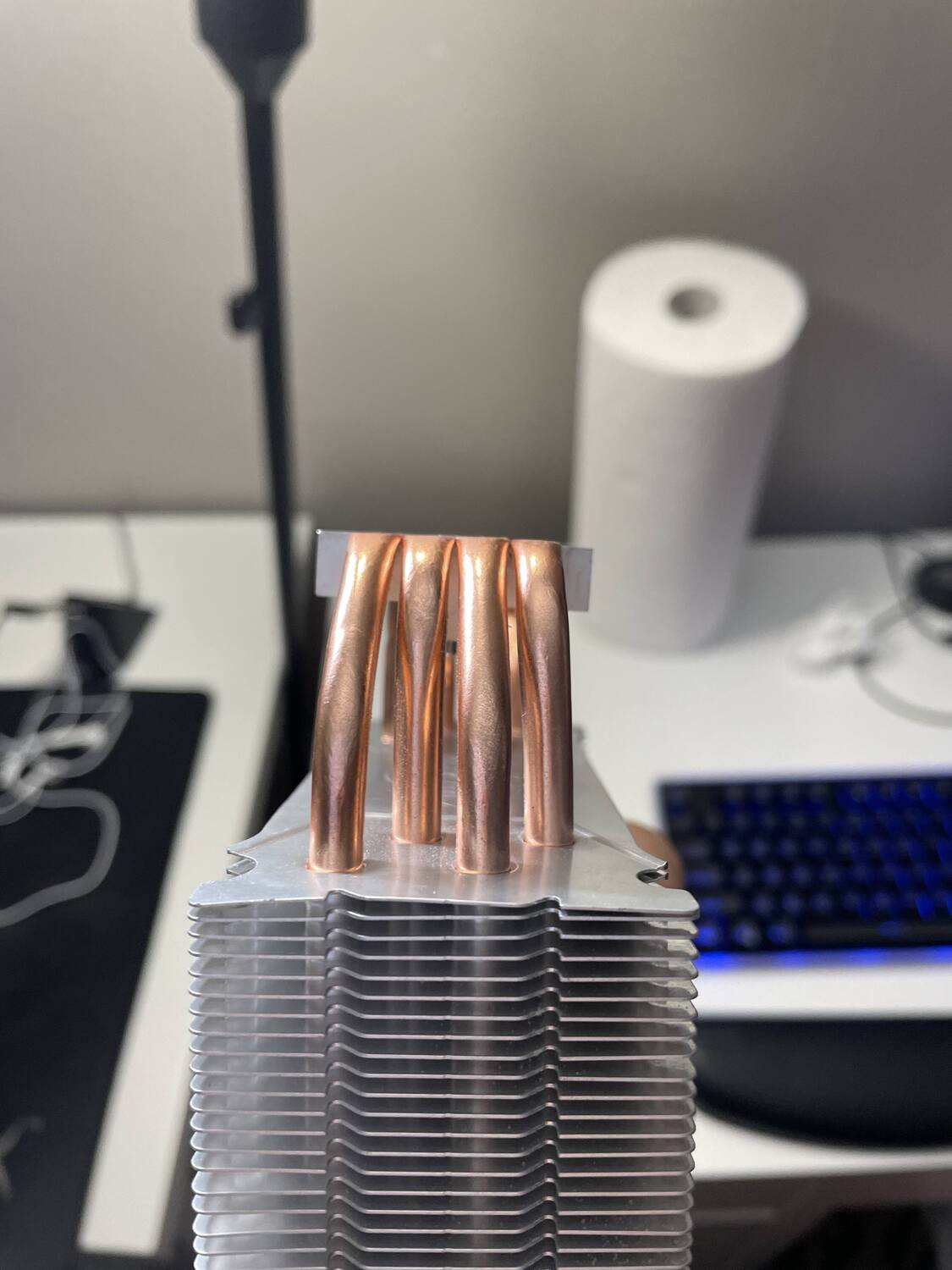 After turning on pc, CPU And DRAM red light flashing, no display, case