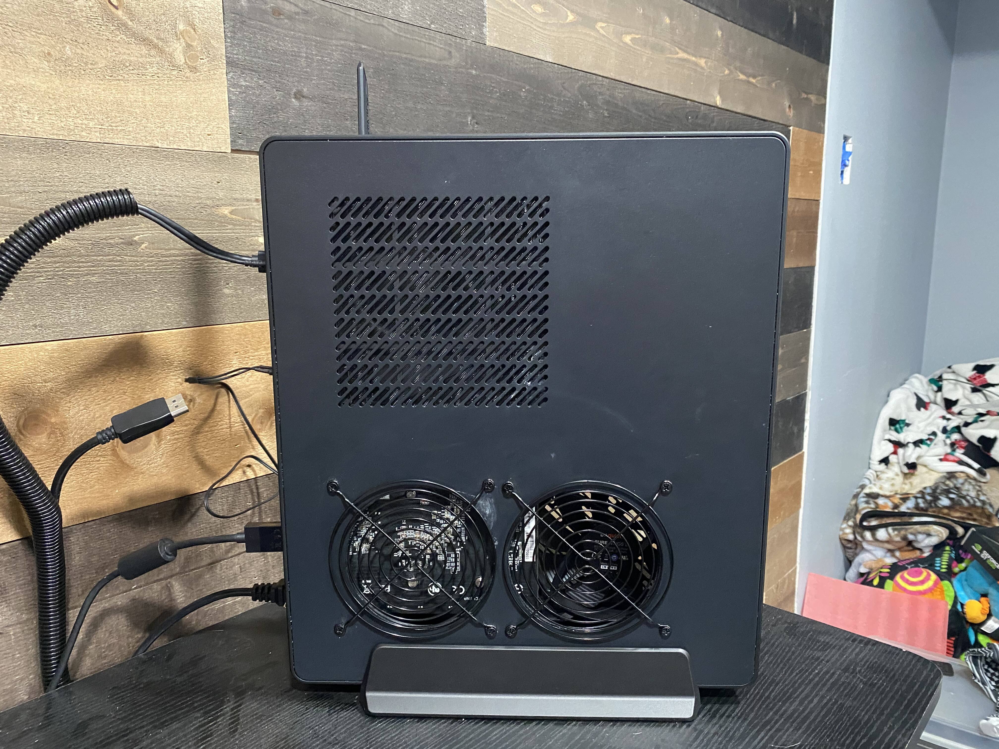 AIO CPU Cooler in Fractal Design Node 202... Using GPU Fans Ventilation. - Cooling - Linus Tech Tips