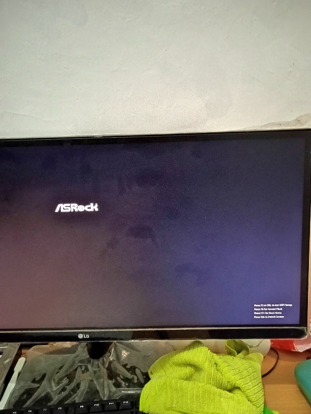 PC won't boot automatically, got stuck on UEFI unless i press F11 to ...