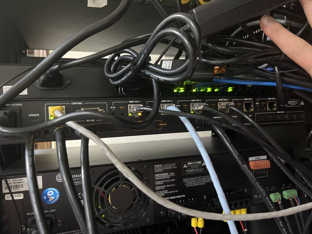 HDMI SPLITTER NOT WORKING WITH APPLE Home Theater Equipment Linus