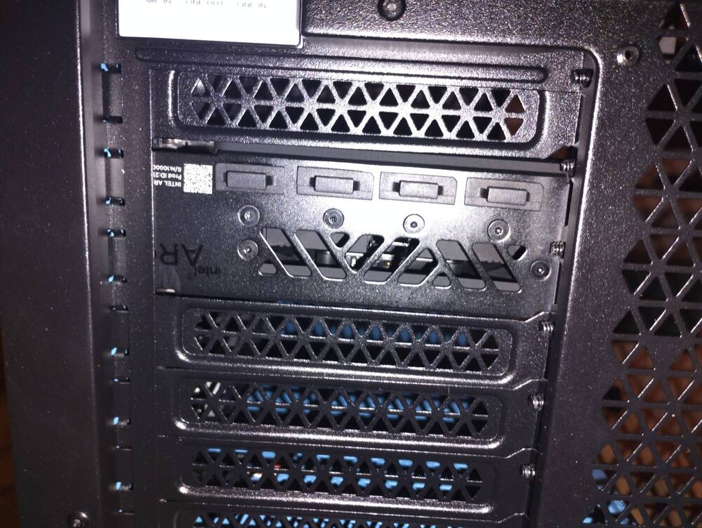 Cant screw GPU in case Troubleshooting Linus Tech Tips