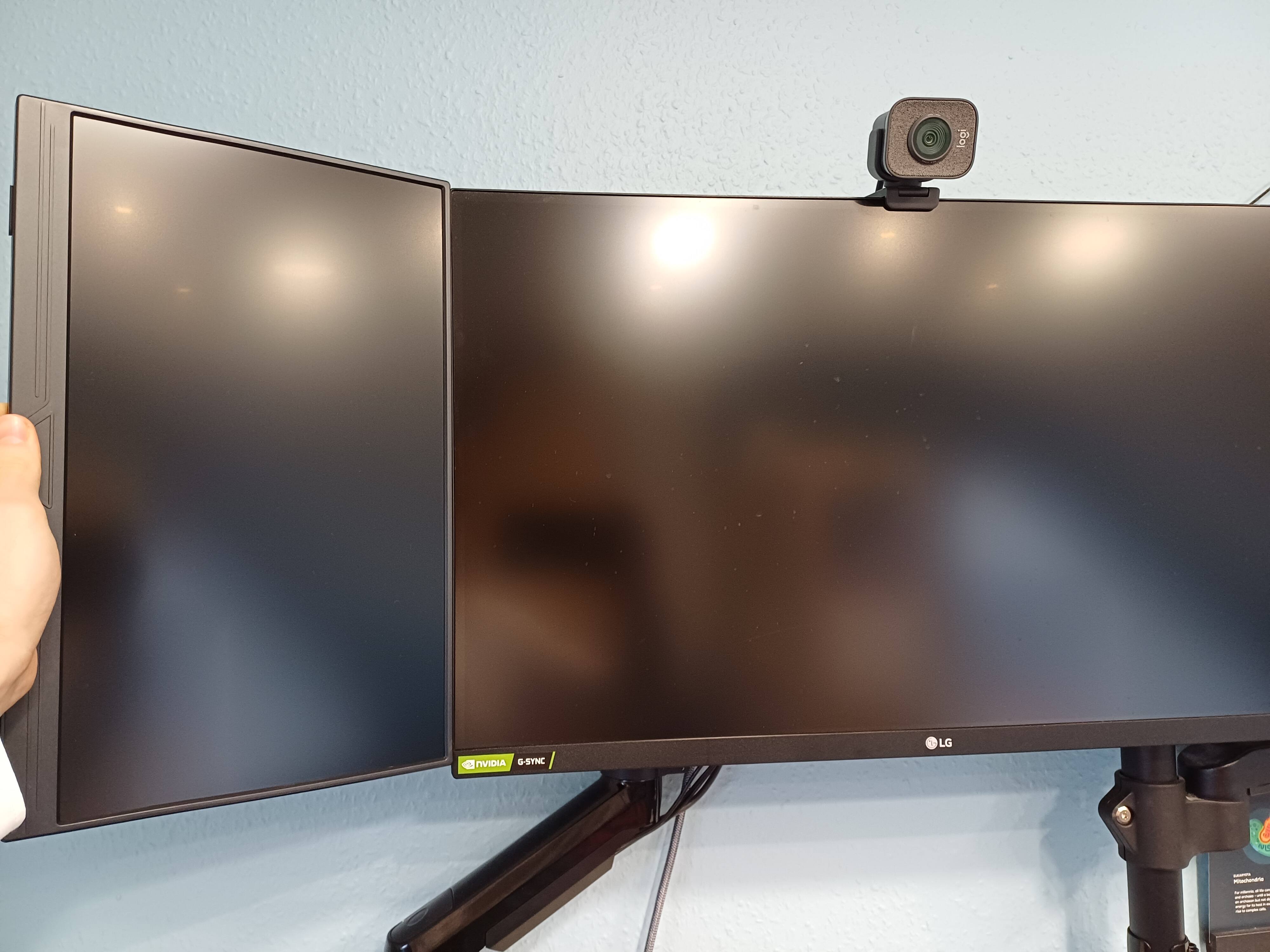 How to mount a portable monitor without VESA mount? - Displays - Linus Tech  Tips